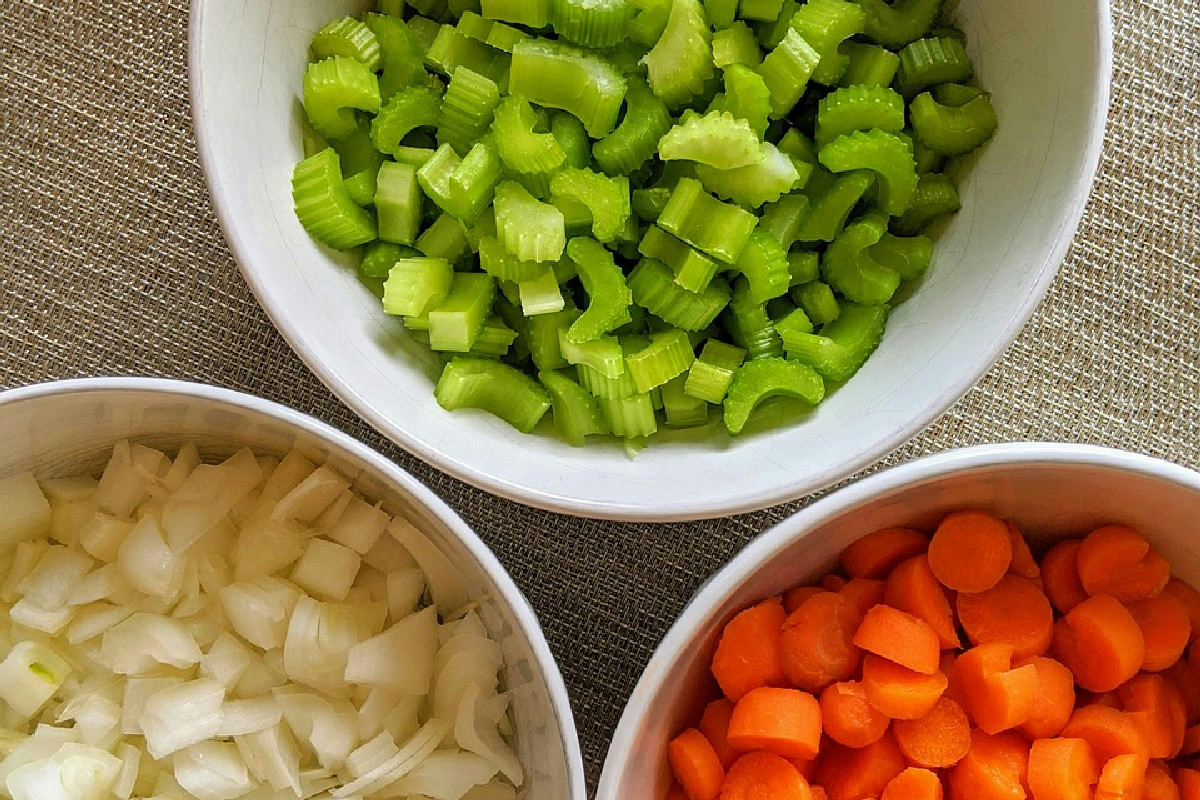 Brodo di carne perfetto per cappelletti e passatelli natalizi: la tradizione nel piatto