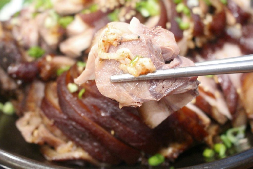 L’arista di maiale perfetta con patate croccanti: 5 passaggi per un piatto tenero e irresistibile